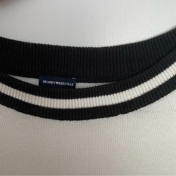 Brandy Melville Ringer Tee - Picture 9 of 10